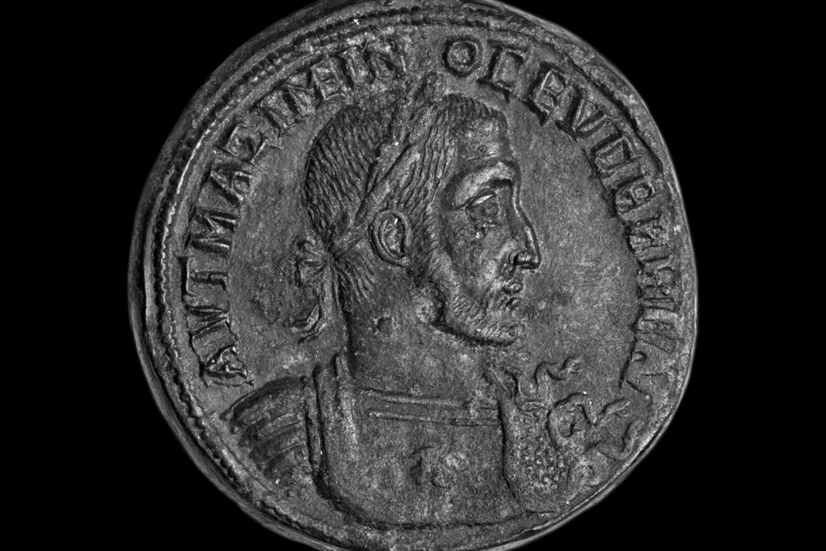 Aegis-Bearer: Maximinus Thrax
